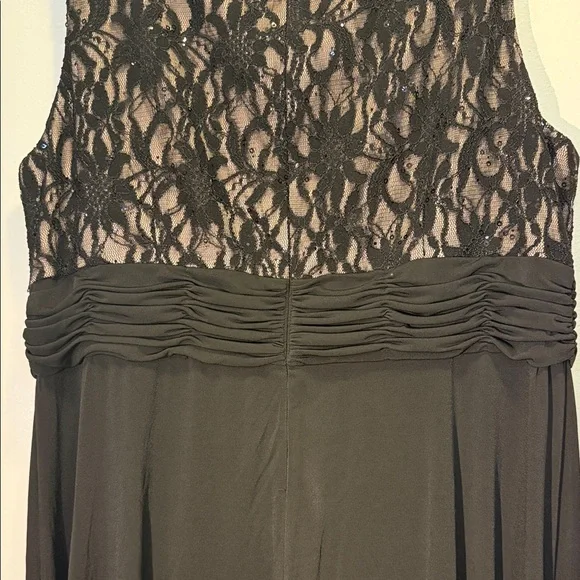 DressBarn Collection Elegant Black Lace Evening Dress - Picture 11 of 14